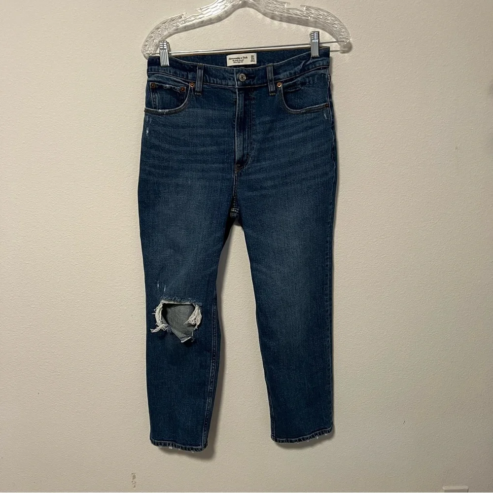 Abercrombie & Fitch Ultra High Rise Ankle Distressed Straight Jeans Sz 10s